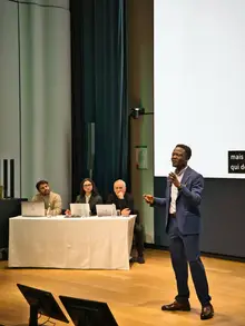Banconlé AKOBI à la finale nationale d'éloquence Inter-INSA x VINCI (1)