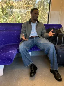 Banconlé AKOBI prenant la parole devant sa promotion à l'INSA (2)